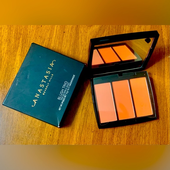 Anastasia Makeup New In Box Anastasia Blush Trio Peachy Love